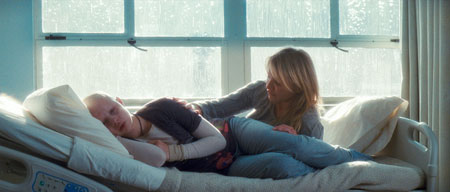 SOFIA VASSILIEVA as Kate and CAMERON DIAZ as Sara in New Line Cinema's drama MY SISTER'S KEEPER, a Warner Bros. Pictures release. The film also stars Abigail Breslin. Photo Courtesy of New Line Cinema