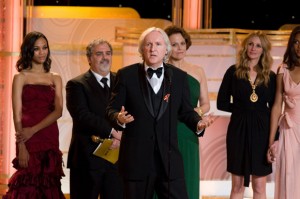 After receiving The Golden Globe for BEST MOTION PICTURE DRAMA for AVATAR, produced by Lightstorm Entertainment; Twentieth Century Fox, (L-R) Zoe Saldana, producer Jon Landau, James Cameron and Sigourney Weaver at the 67th Annual Golden Globe Awards at the Beverly Hilton in Beverly Hills, CA Sunday, January 17, 2010.